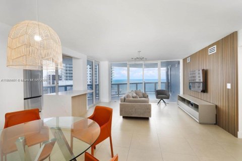 Copropriété à vendre à Miami Beach, Floride: 2 chambres, 116.13 m2 № 2015241 - photo 3