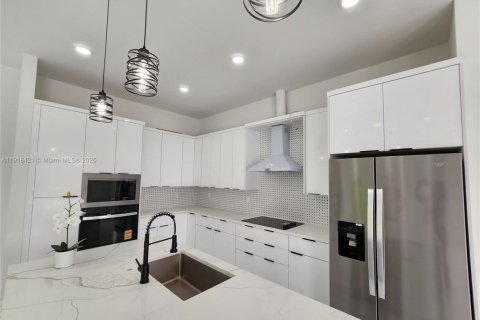 Casa en alquiler en Lehigh Acres, Florida, 4 dormitorios, 155.24 m2 № 1973202 - foto 12