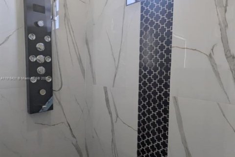 Casa en alquiler en Lehigh Acres, Florida, 4 dormitorios, 155.24 m2 № 1973202 - foto 23