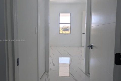 Casa en alquiler en Lehigh Acres, Florida, 4 dormitorios, 155.24 m2 № 1973202 - foto 20