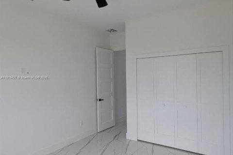 Casa en alquiler en Lehigh Acres, Florida, 4 dormitorios, 155.24 m2 № 1973202 - foto 25