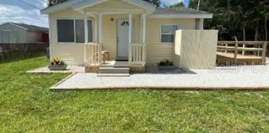 House in Punta Gorda, Florida 2 bedrooms, 77.48 sq.m. № 2213265