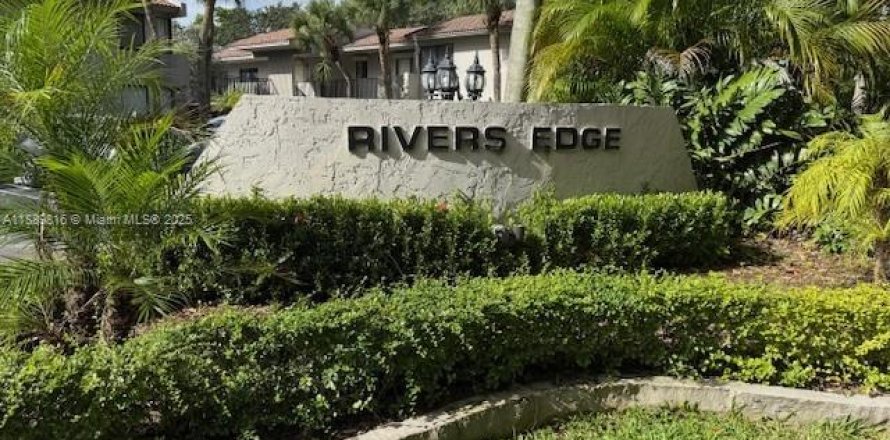 Condominio en Coral Springs, Florida, 3 dormitorios  № 1944880