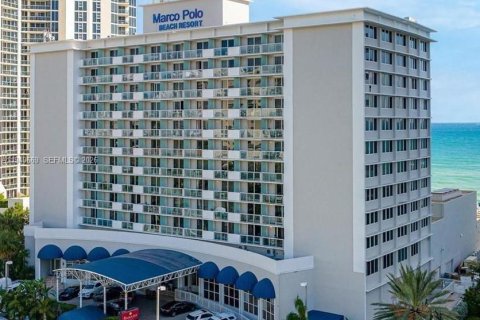 Condominio en alquiler en Sunny Isles Beach, Florida, 38.09 m2 № 2010352 - foto 12