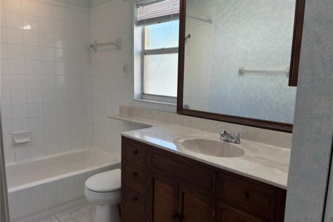 House in Sarasota, Florida 3 bedrooms, 122.54 sq.m. № 1852997 - photo 18