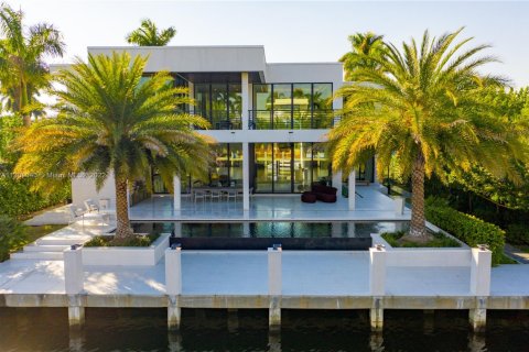 Villa ou maison à Fort Lauderdale, Floride 4 chambres, 432.37 m2 № 2077211
