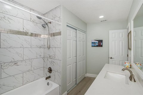 Купить виллу или дом в Спринг-Хилл, Флорида 7 комнат, 127.65м2, № 1786679 - фото 4