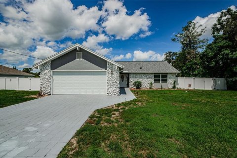 Купить виллу или дом в Спринг-Хилл, Флорида 7 комнат, 127.65м2, № 1786679 - фото 1