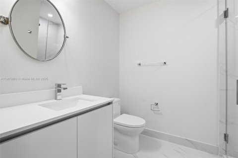 Condominio en alquiler en Miami, Florida, 1 dormitorio, 95.5 m2 № 1957127 - foto 21