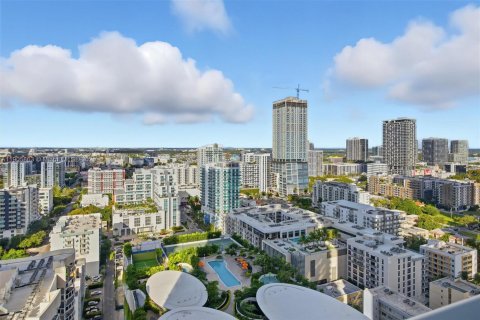 Condominio en alquiler en Miami, Florida, 1 dormitorio, 95.5 m2 № 1957127 - foto 28