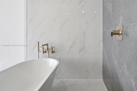 Condominio en alquiler en Miami, Florida, 1 dormitorio, 95.5 m2 № 1957127 - foto 22