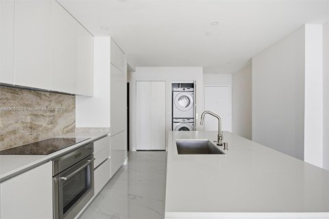 Condominio en alquiler en Miami, Florida, 1 dormitorio, 95.5 m2 № 1957127 - foto 10