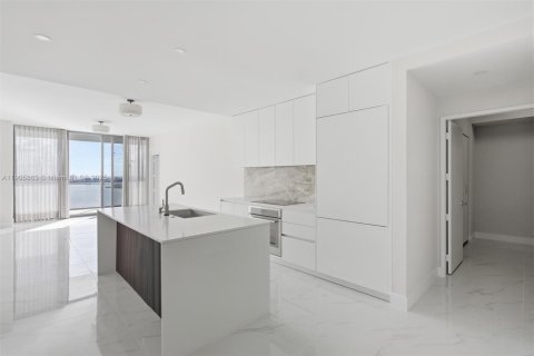 Condominio en alquiler en Miami, Florida, 1 dormitorio, 95.5 m2 № 1957127 - foto 6