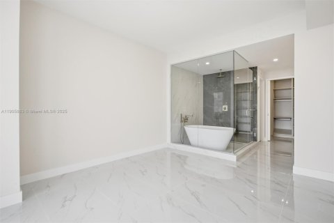 Condominio en alquiler en Miami, Florida, 1 dormitorio, 95.5 m2 № 1957127 - foto 23