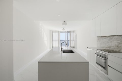 Condominio en alquiler en Miami, Florida, 1 dormitorio, 95.5 m2 № 1957127 - foto 9