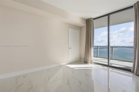 Condominio en alquiler en Miami, Florida, 1 dormitorio, 95.5 m2 № 1957127 - foto 11