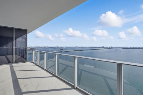 Condominio en alquiler en Miami, Florida, 1 dormitorio, 95.5 m2 № 1957127 - foto 2