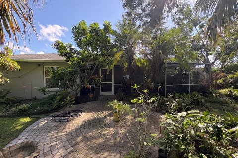 House in Sarasota, Florida 2 bedrooms, 116.13 sq.m. № 2421975 - photo 28