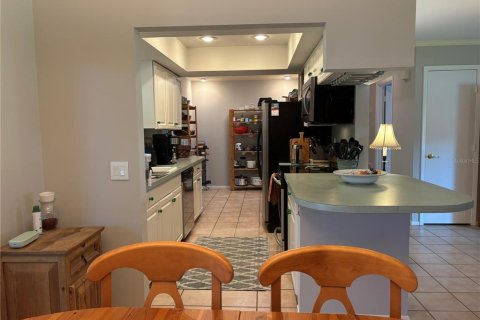 House in Sarasota, Florida 2 bedrooms, 116.13 sq.m. № 2421975 - photo 11