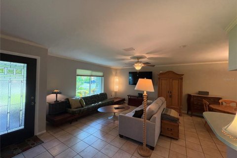 House in Sarasota, Florida 2 bedrooms, 116.13 sq.m. № 2421975 - photo 4