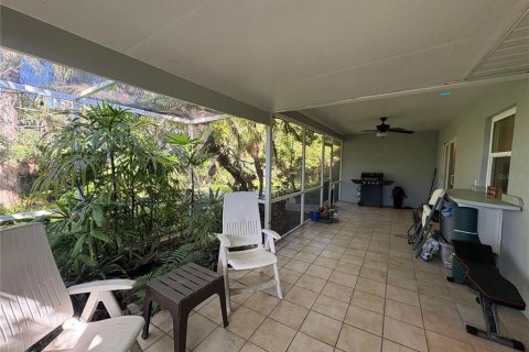 House in Sarasota, Florida 2 bedrooms, 116.13 sq.m. № 2421975 - photo 25