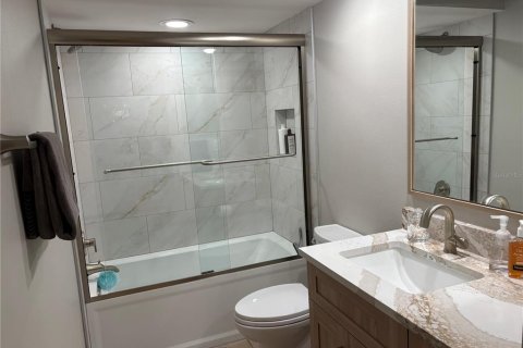 House in Sarasota, Florida 2 bedrooms, 116.13 sq.m. № 2421975 - photo 23