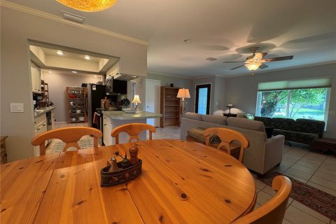 House in Sarasota, Florida 2 bedrooms, 116.13 sq.m. № 2421975 - photo 10