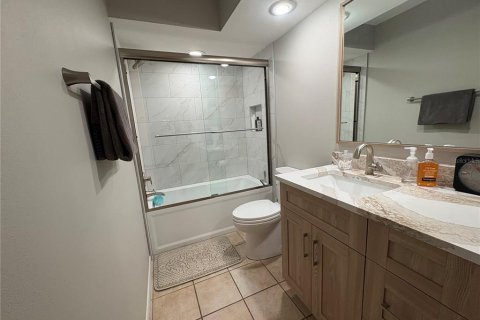 House in Sarasota, Florida 2 bedrooms, 116.13 sq.m. № 2421975 - photo 22