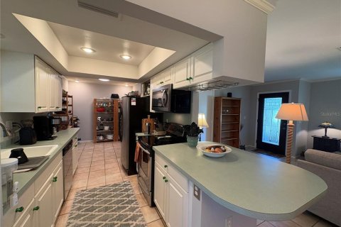 House in Sarasota, Florida 2 bedrooms, 116.13 sq.m. № 2421975 - photo 12