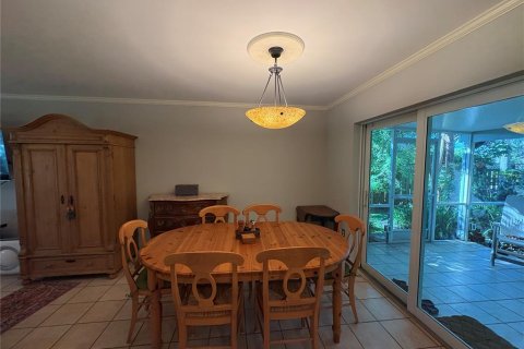 House in Sarasota, Florida 2 bedrooms, 116.13 sq.m. № 2421975 - photo 8