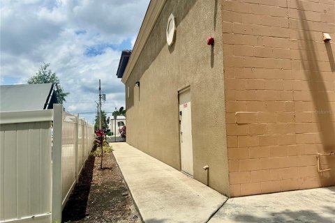 Propiedad comercial en venta en Orlando, Florida, 1872.91 m2 № 548586 - foto 17