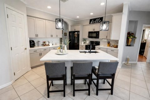 Villa ou maison à vendre à Kissimmee, Floride: 4 chambres, 250 m2 № 2196464 - photo 6