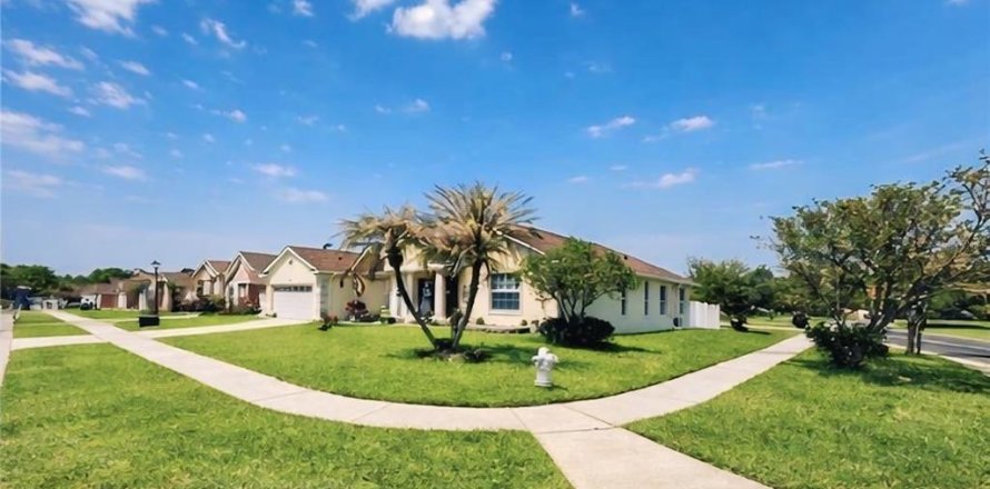 Villa ou maison à Kissimmee, Floride 4 chambres, 250 m2 № 2196464