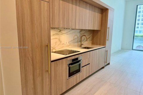 Condominio en Miami, Florida, 1 dormitorio  № 2056209