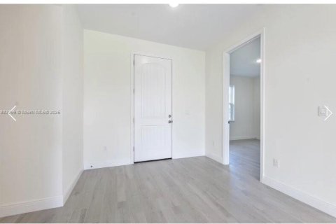 House in Port St. Lucie, Florida 4 bedrooms, 164.72 sq.m. № 1930024 - photo 7