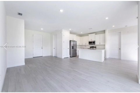 House in Port St. Lucie, Florida 4 bedrooms, 164.72 sq.m. № 1930024 - photo 4