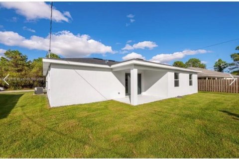 House in Port St. Lucie, Florida 4 bedrooms, 164.72 sq.m. № 1930024 - photo 2