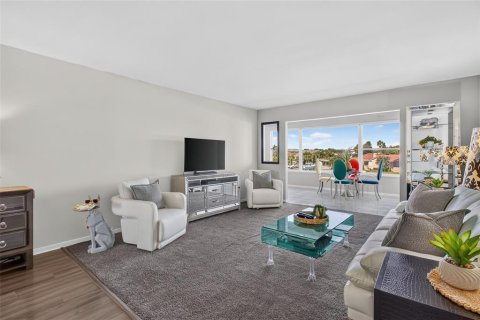 Copropriété à louer à Gulfport, Floride: 2 chambres, 116.13 m2 № 2416854 - photo 11
