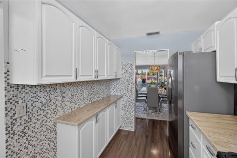 Copropriété à louer à Gulfport, Floride: 2 chambres, 116.13 m2 № 2416854 - photo 9