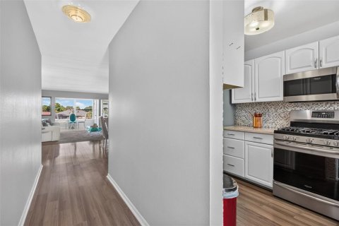 Copropriété à louer à Gulfport, Floride: 2 chambres, 116.13 m2 № 2416854 - photo 5