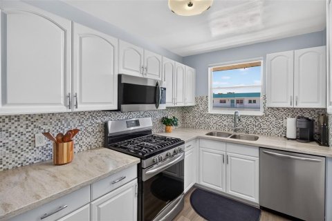 Copropriété à louer à Gulfport, Floride: 2 chambres, 116.13 m2 № 2416854 - photo 8