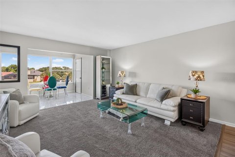 Copropriété à louer à Gulfport, Floride: 2 chambres, 116.13 m2 № 2416854 - photo 13