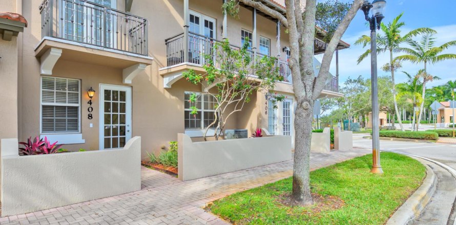 Condo à Pembroke Pines, Floride, 3 chambres  № 2436100