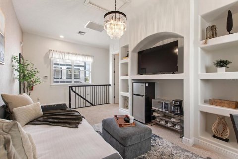 House in Kissimmee, Florida 5 bedrooms, 350.71 sq.m. № 2212935 - photo 6