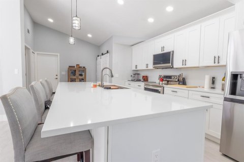 Villa ou maison à vendre à Kissimmee, Floride: 3 chambres, 217.02 m2 № 1857877 - photo 11