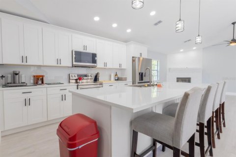 Villa ou maison à vendre à Kissimmee, Floride: 3 chambres, 217.02 m2 № 1857877 - photo 12