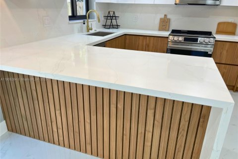 Villa ou maison à vendre à Miami, Floride: 5 chambres, 190.82 m2 № 1956953 - photo 26