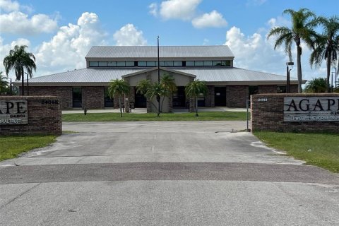 Immobilier commercial à Moore Haven, Floride 1158.86 m2 № 2403228