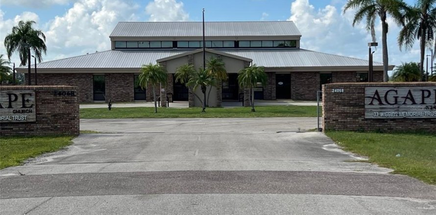 Immobilier commercial à Moore Haven, Floride 1158.86 m2 № 2403228