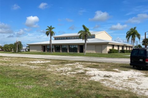 Immobilier commercial à vendre à Moore Haven, Floride: 1158.86 m2 № 2403228 - photo 9